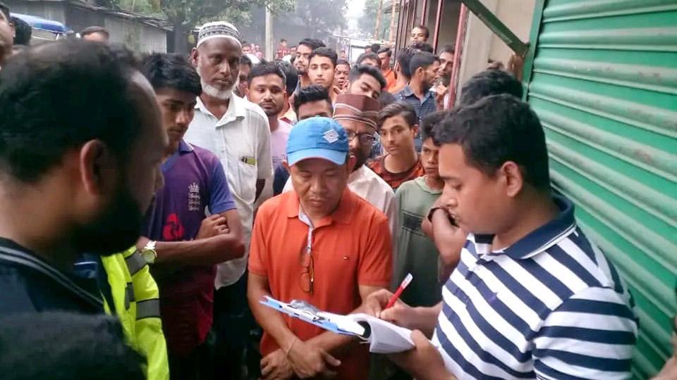 দোয়ারাবাজারে মেয়াদোত্তীর্ণ আটা বিক্রি, দেড় লক্ষাধিক টাকা জরিমানা 