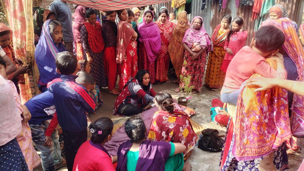 মায়ের সঙ্গে মেলা দেখতে যাওয়ার পথে স্কুলছাত্রের মৃত্যু 