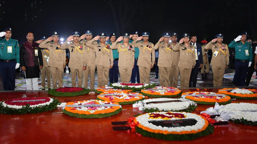 ভাষা শহীদদের প্রতি আইজিপির শ্রদ্ধা