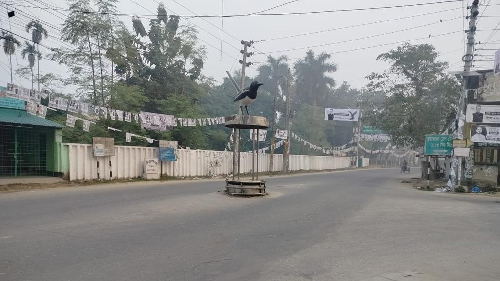 শীতের কারণে চুয়াডাঙ্গায় মাধ্যমিক বন্ধ থাকলেও খোলা প্রাথমিক স্কুল