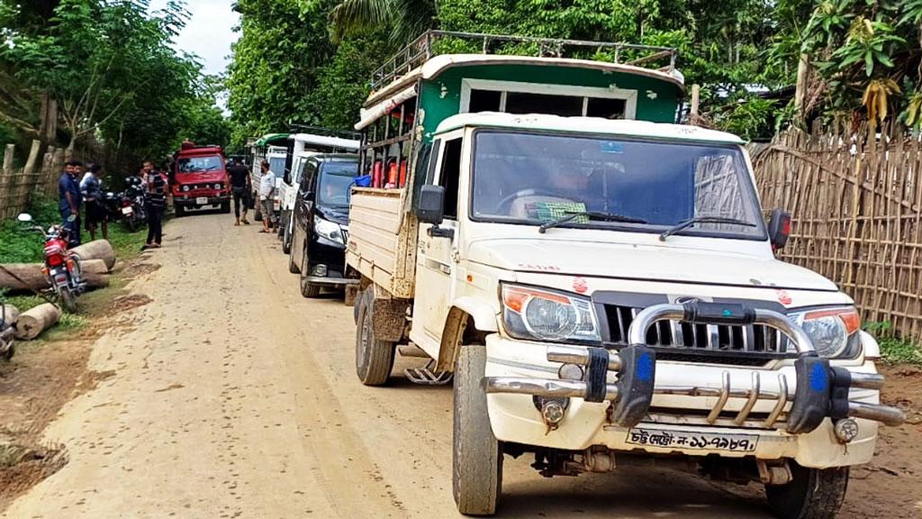 খাগড়াছড়ি ফিরেছেন সাজেকে আটকে পড়া পর্যটকেরা 