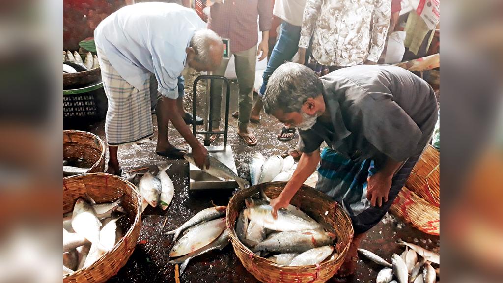 খাতার সঙ্গে ঘাটের হিসাব মেলে না