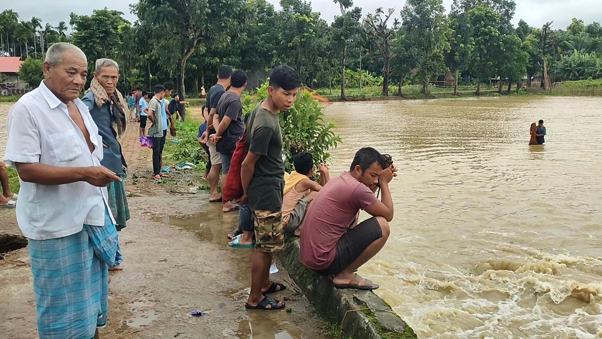 মাছ ধরতে গিয়ে নিখোঁজ ২ যুবকের মরদেহ উদ্ধার