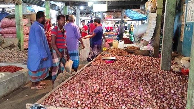 সংকট না থাকলেও রাজধানীতে বাড়ছে পেঁয়াজের দাম