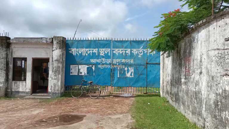 ১০ দিন পর বাংলাবান্ধা স্থলবন্দর দিয়ে আমদানি-রপ্তানি কার্যক্রম শুরু