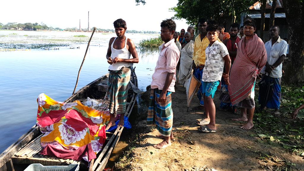 নেত্রকোনায় ঝড়ে নৌকা ডুবে নিখোঁজ অপর দুই জেলের লাশ উদ্ধার